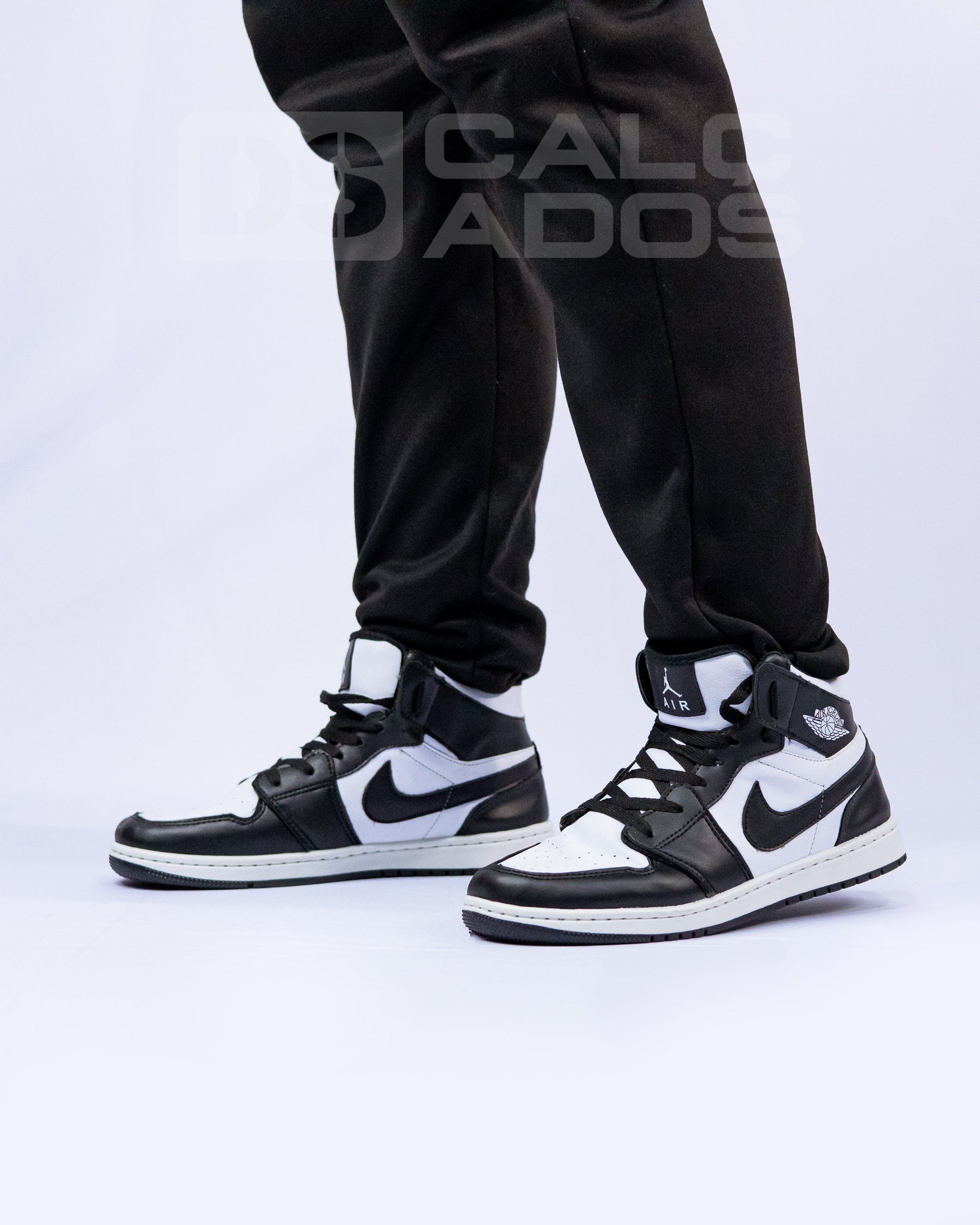 Air Jordan 1 - Preto/Branco