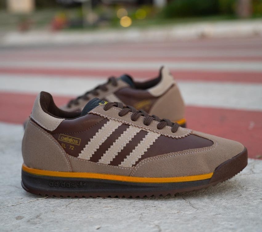 Tênis Adidas SL – variante marrom e bege
